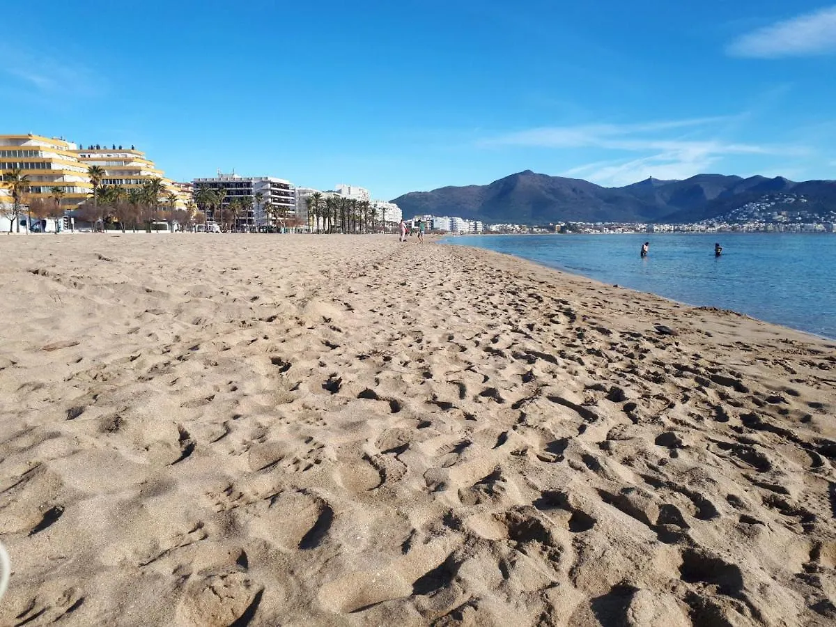 Apart-Rent Apartamento Av Platja Santa Margarita 2010 罗萨斯